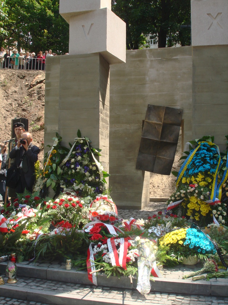 Odsloniecie Pomnika na Wzgorzach Wuleckich32.JPG